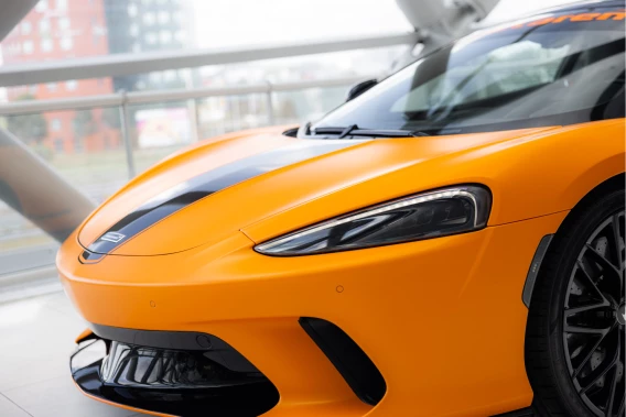 McLaren GT