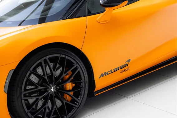 McLaren GT