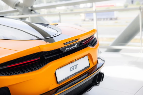 McLaren GT