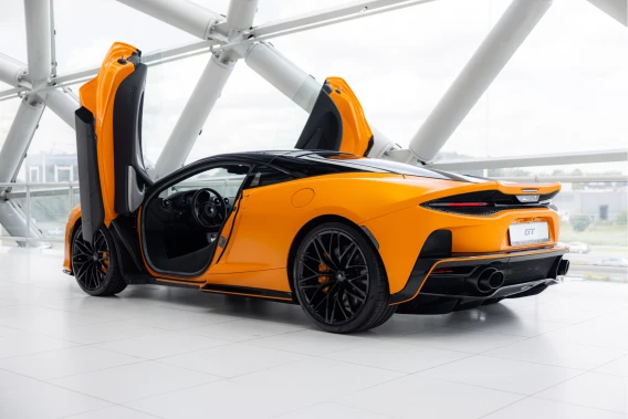 McLaren GT