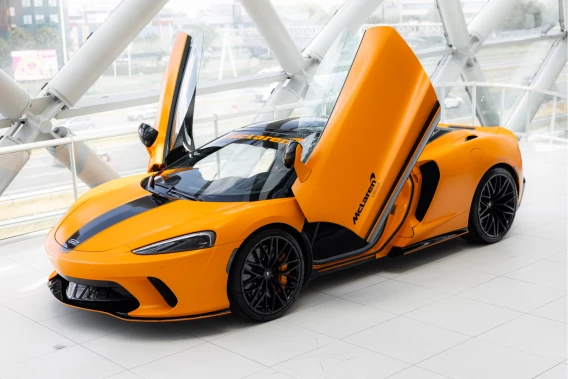 McLaren GT