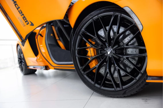 McLaren GT