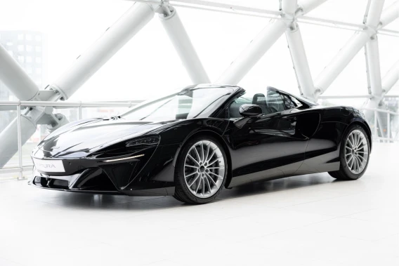 McLaren Artura Spider