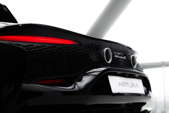 McLaren Artura Spider