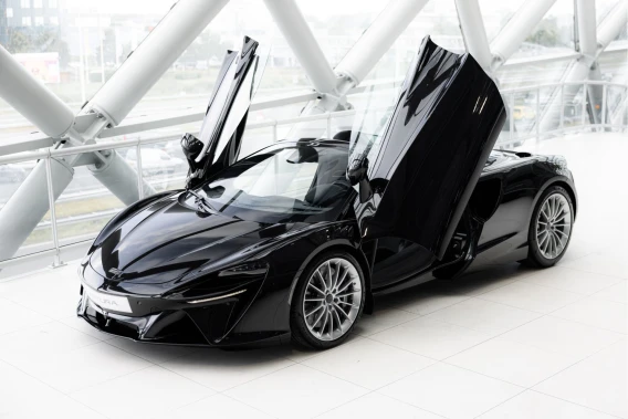 McLaren Artura Spider