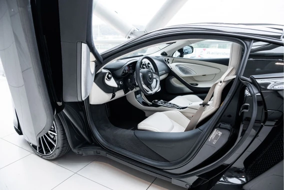 McLaren GT