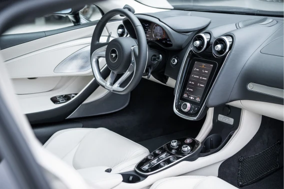 McLaren GT