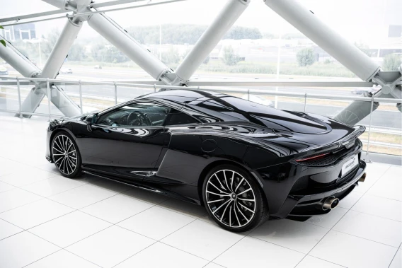 McLaren GT