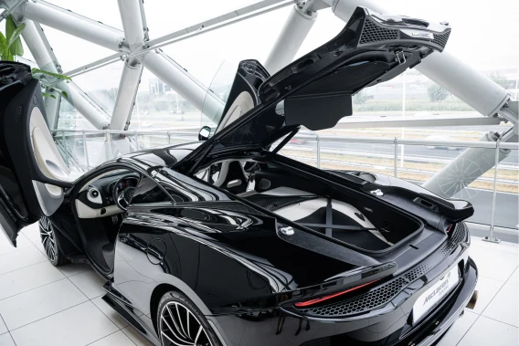 McLaren GT