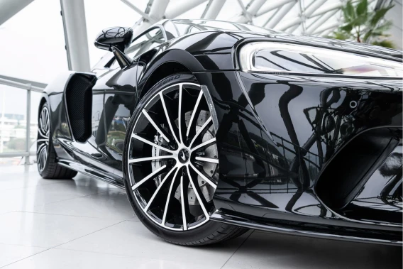 McLaren GT