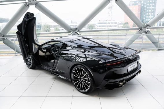 McLaren GT