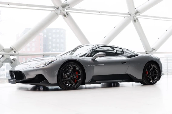 Maserati MC20