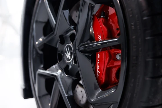Maserati MC20