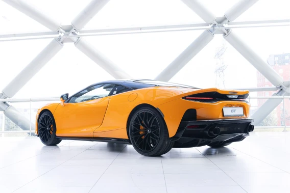 McLaren GT