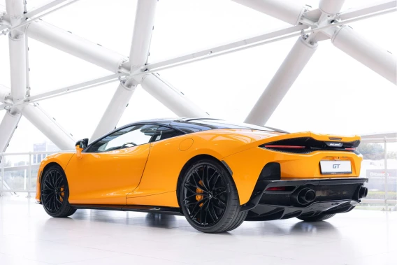 McLaren GT