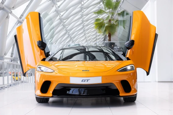 McLaren GT