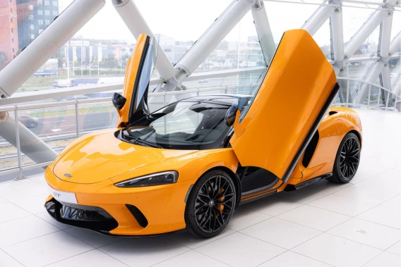 McLaren GT