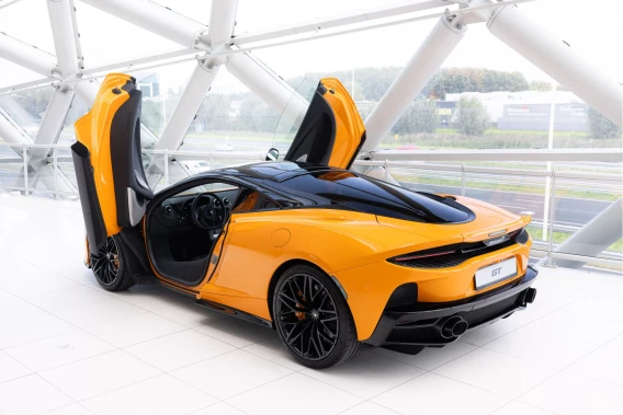 McLaren GT