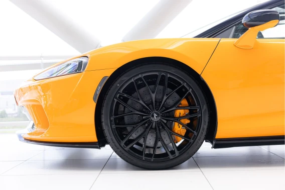 McLaren GT