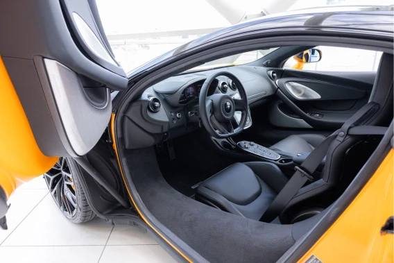 McLaren GT