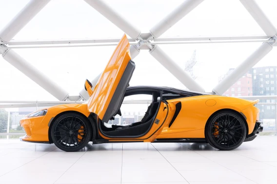 McLaren GT
