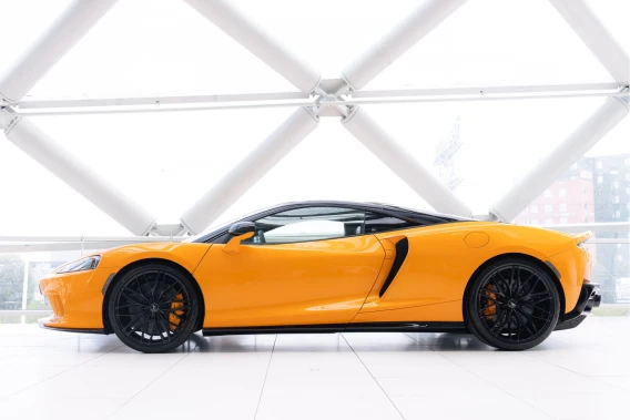 McLaren GT