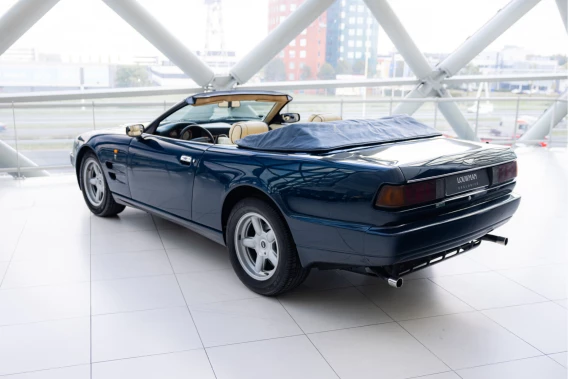 Aston Martin V8 Volante