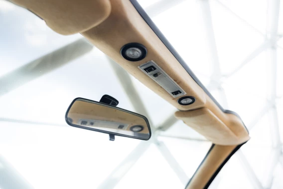 Aston Martin V8 Volante