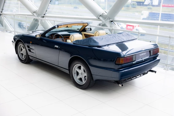 Aston Martin V8 Volante