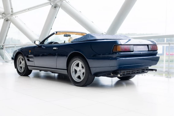 Aston Martin V8 Volante