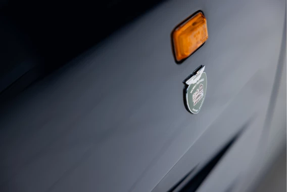 Aston Martin V8 Volante