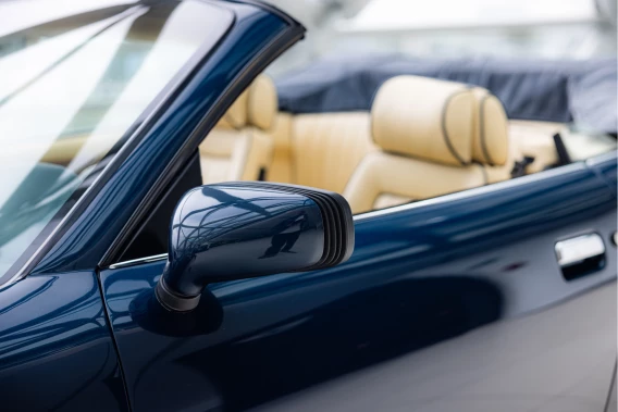 Aston Martin V8 Volante