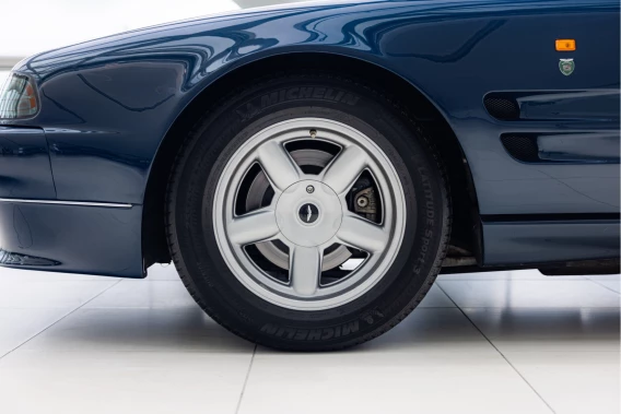 Aston Martin V8 Volante