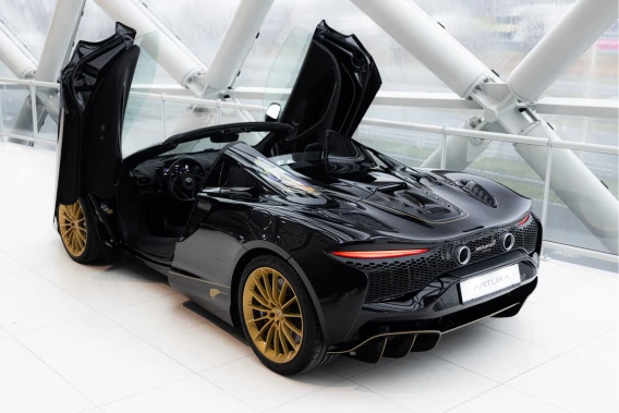 McLaren Artura Spider