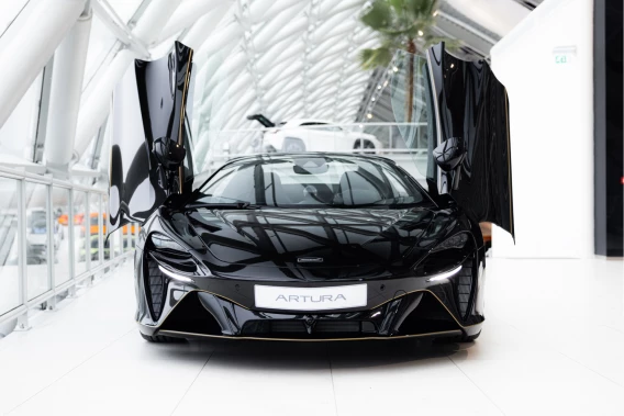 McLaren Artura Spider