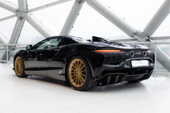 McLaren Artura Spider